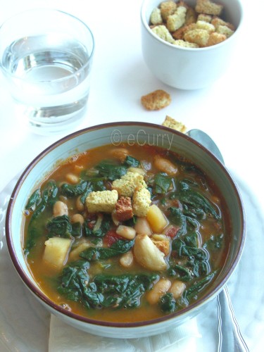spinach-soup-with-fried-garlic-1